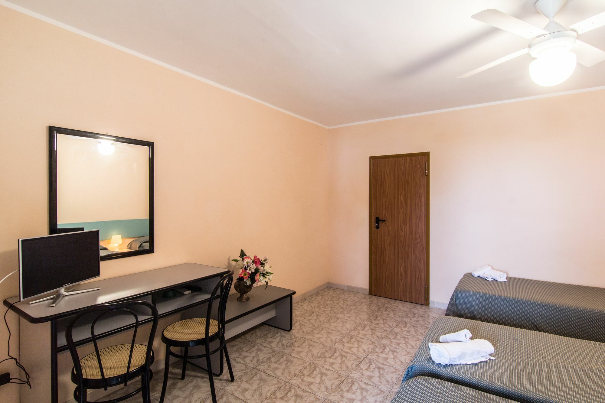 Racar Hotel Frigole Exterior photo